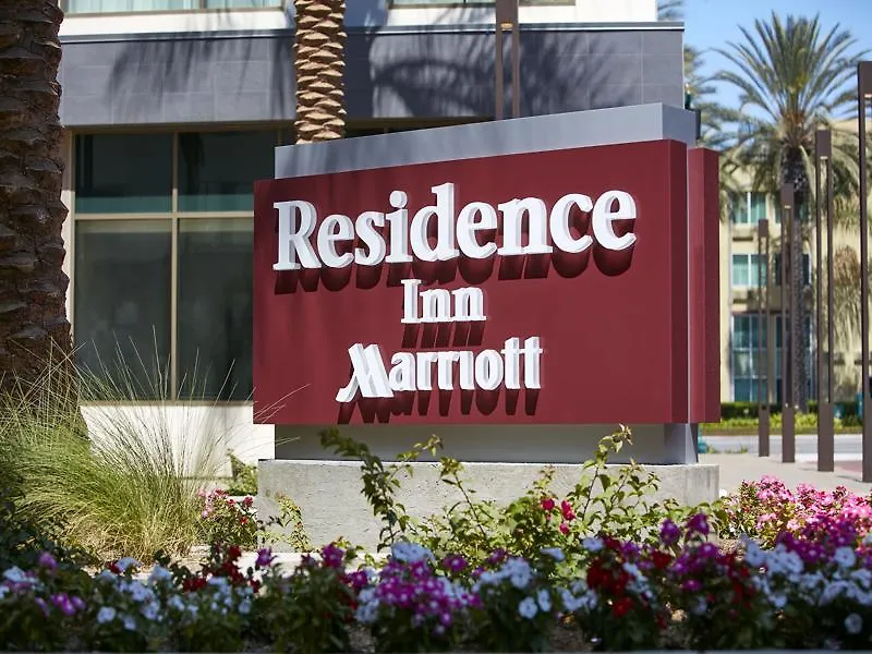 Residence Inn By Marriott At Anaheim Resort/Convention Center מלון